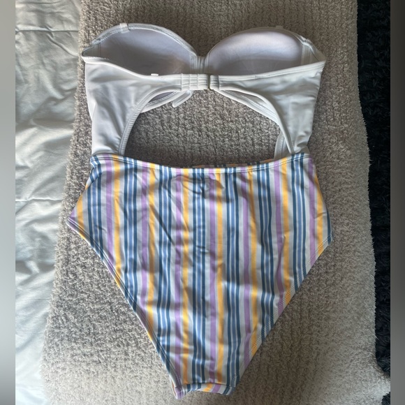 Sexy strapless one piece bathing suit - Picture 2 of 3